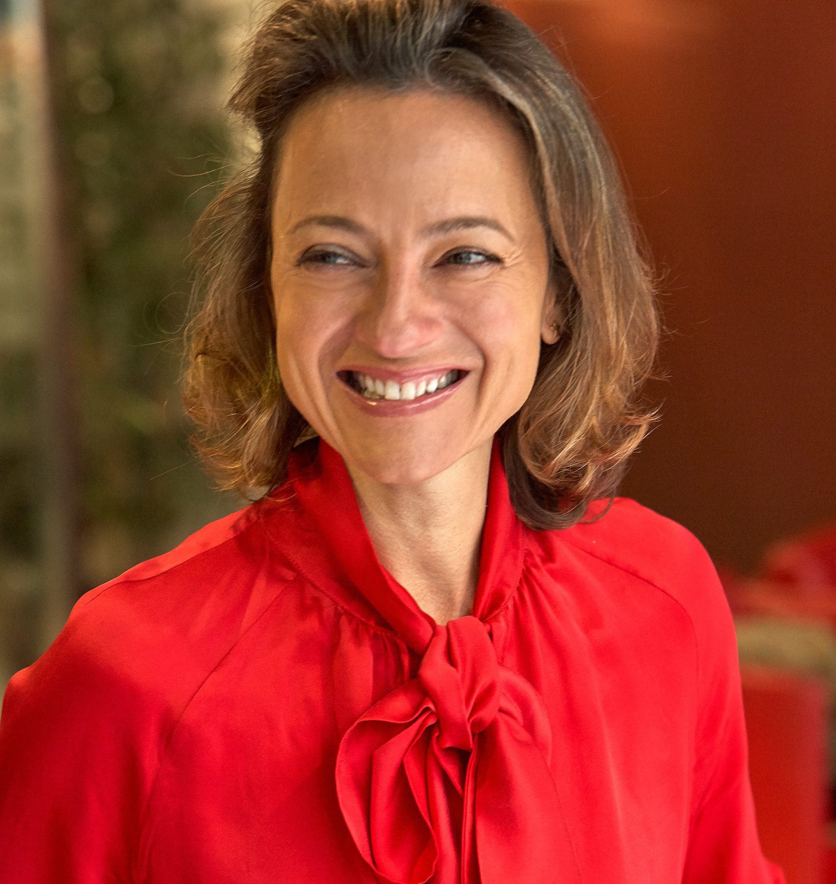 Portrait of Dr. Zrinka Fidermuc Maler, writer and transformation advisor working at the intersection of leadership, physiology, and decision architecture.